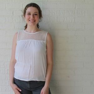 Zara White Sleeveless Blouse- Décolletage Lattice